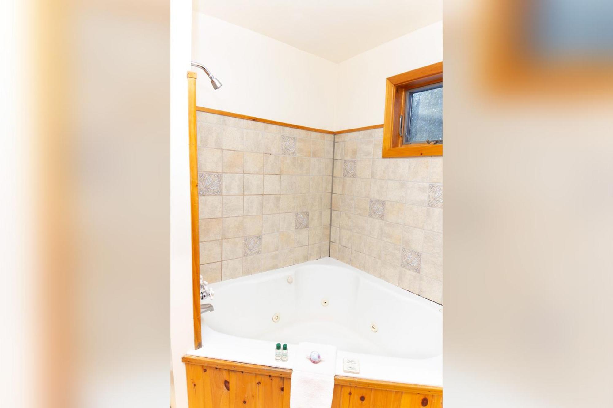 Keene Valley Trails End Inn מראה חיצוני תמונה