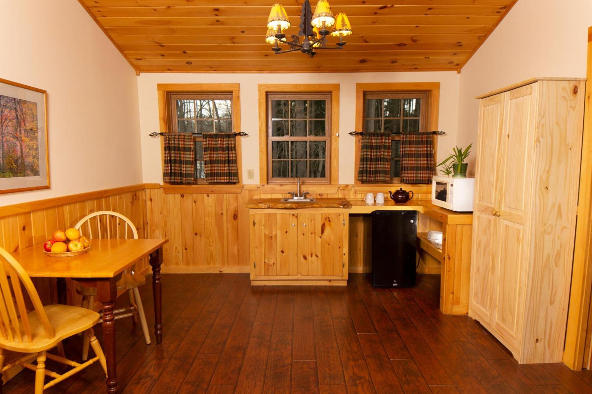Keene Valley Trails End Inn מראה חיצוני תמונה